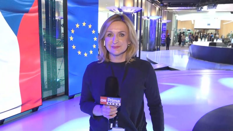 Terezie Tománková během speciálního vysílání z Bruselu.