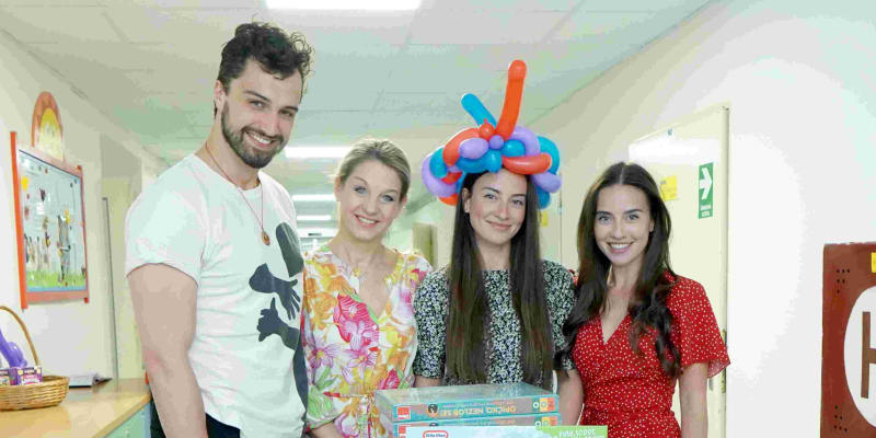 Dětským pacientům udělal radost Šimon Bilina, Sabina Laurinová nebo dvojčata Lucie a Barbora Černé. 