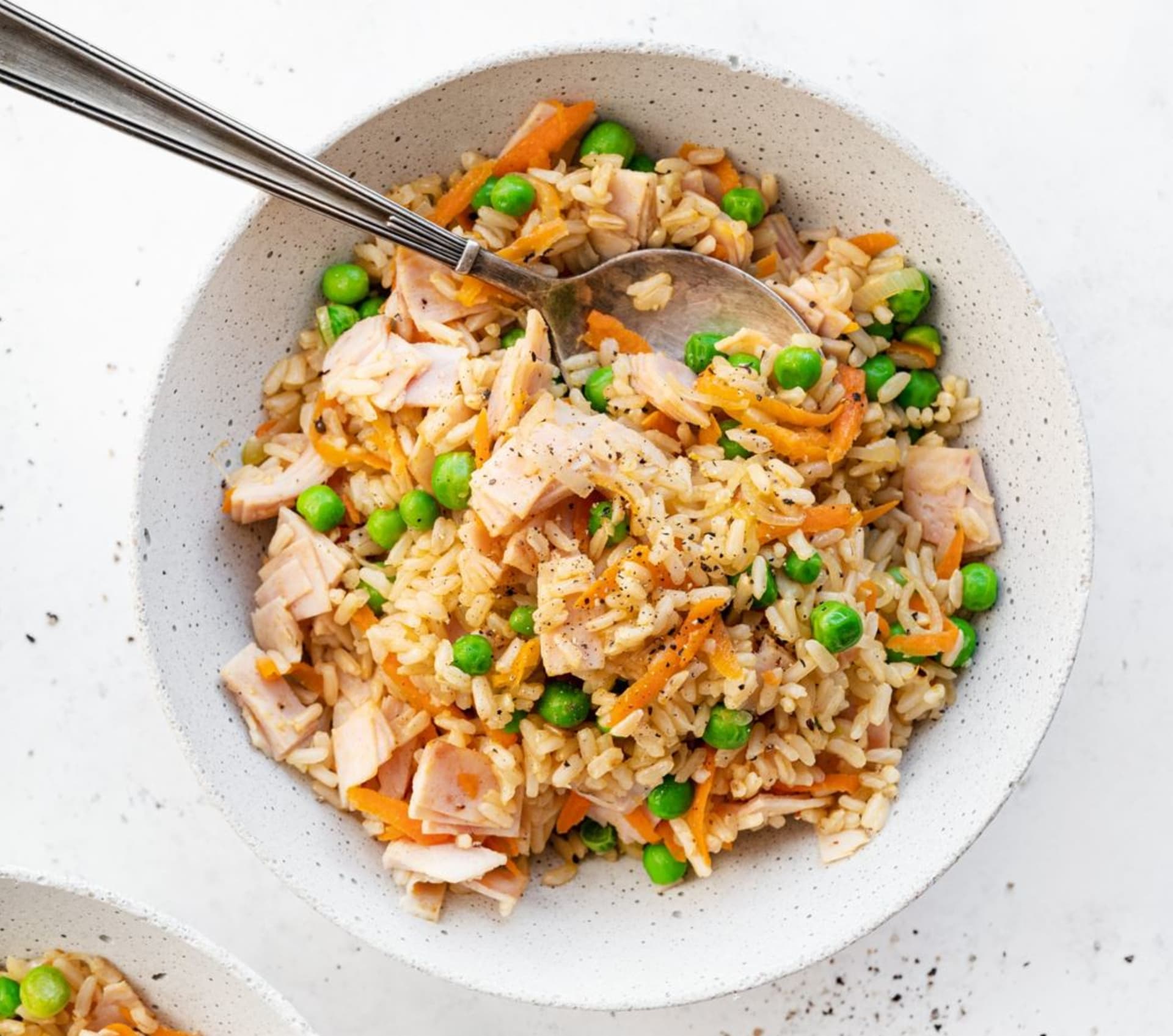 Jíme zdravě: Rizoto z celozrnné rýže s kuřecí šunkou a hráškem