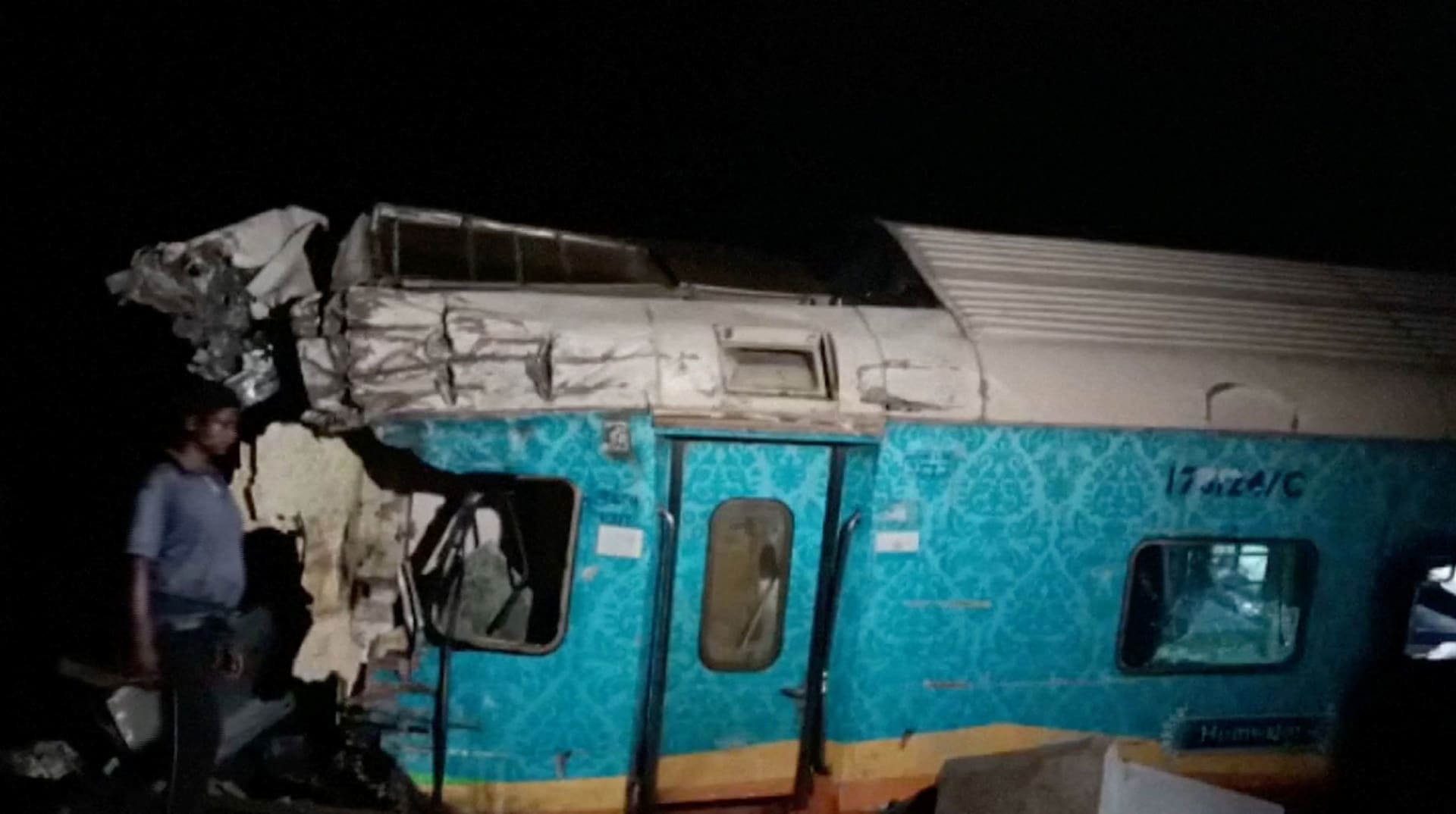 Srážka vlaků v Indii si vyžádala nejméně 80 mrtvých a 850 zraněných.