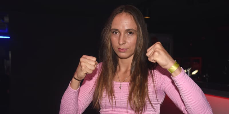 V Red Face se objeví také MMA zápasnice Lucie Pudilová.