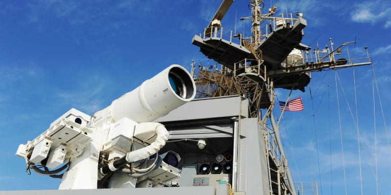 Námořnictvo USA laserové zbraně intenzivně testuje