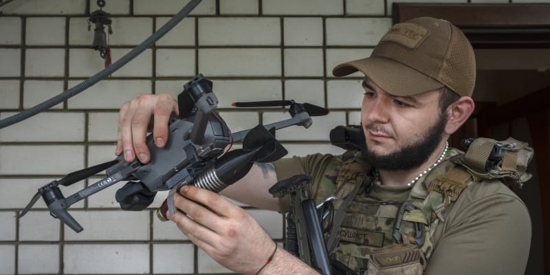 Drony jsou pro ukrajinskou armádu převratné, uvedl ministr pro digitální transformaci Mychajlo Fedorov