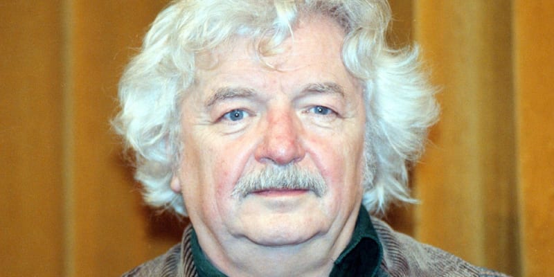Ladislav Smoljak se dožil 78 let. Zemřel na rakovinu 6. června 2010.