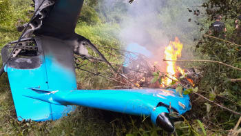 Neštěstí u Kotešové: Pilot nepřežil pád malého letadla do nedostupného terénu