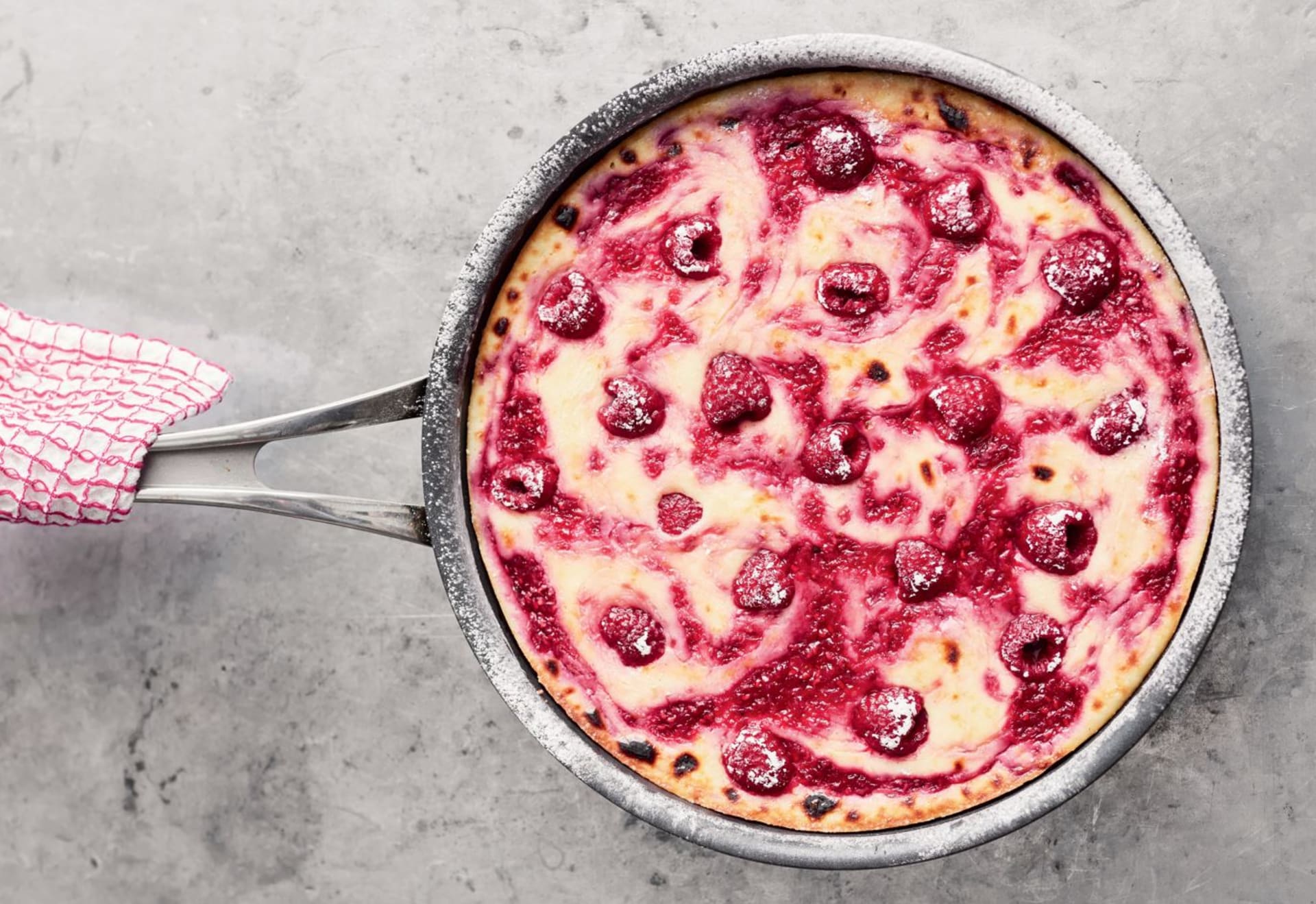 Pečený citronový cheesecake s malinami podle Jamieho Olivera