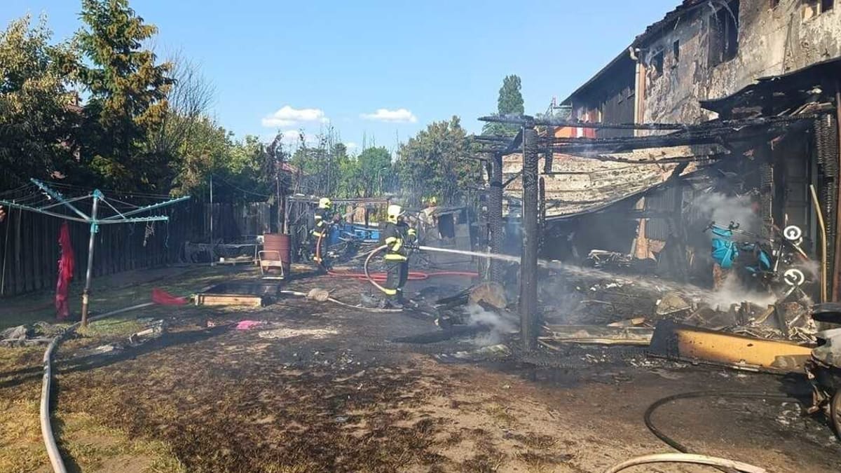 Podle předběžných odhadů škoda požáru v Ohrazenici dosáhla pěti milionů korun.