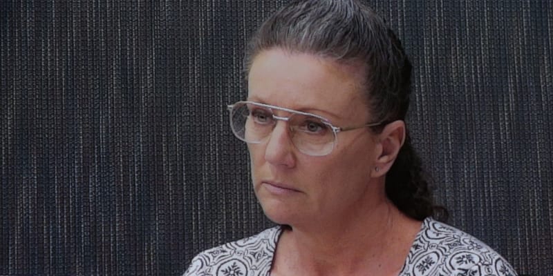 Australská matka Kathleen Folbiggová, která si odseděla 20 let ve vězení za smrt svých čtyř dětí, byla omilostněna.