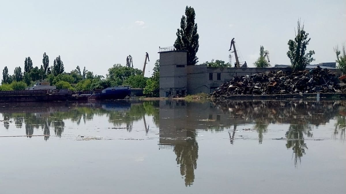 Následky po zničení Kachovské přehrady