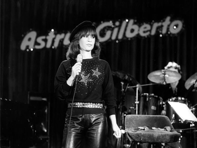 Ve věku 83 let zemřela brazilská zpěvačka Astrud Gilbertová.