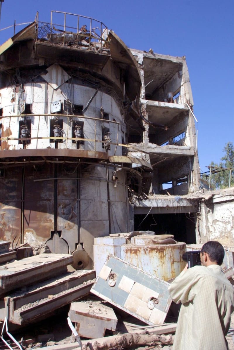 Vybombardované irácké budovy jaderného reaktoru