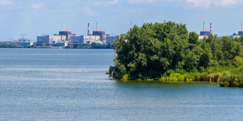 Záporožská jaderná elektrárna leží na řece Dněpr