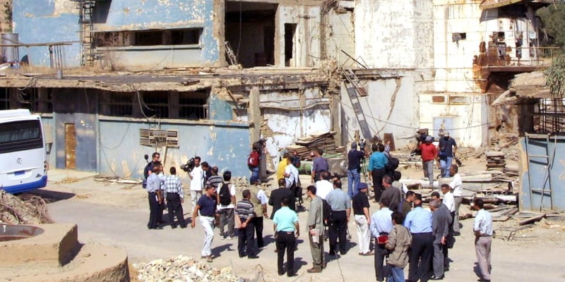 Vybombardované irácké budovy jaderného reaktoru