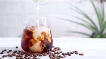 Ledové osvěžení: Cold brew coffee s mlékem