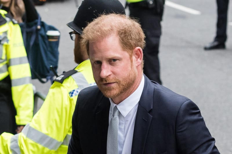 Princ Harryho dorazil k vrchnímu soudu v Londýně kvůli své žalobě proti bulvárnímu tisku.