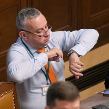Ministr průmyslu a obchodu Jozef Síkela (za STAN) na mimořádné schůzi Sněmovny (8. 6. 2023)