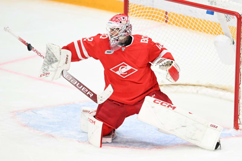 Slovenský hokejový brankář Patrik Rybár si zavřel dveře do reprezentace smlouvou v KHL v době války na Ukrajině. Hájí barvy Spartaku Moskva.