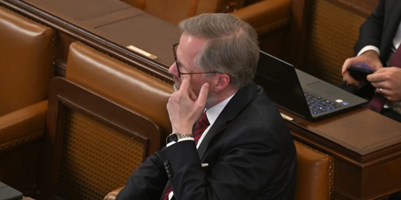Premiér Petr Fiala (ODS) na mimořádné schůzi Sněmovny (8. 6. 2023)