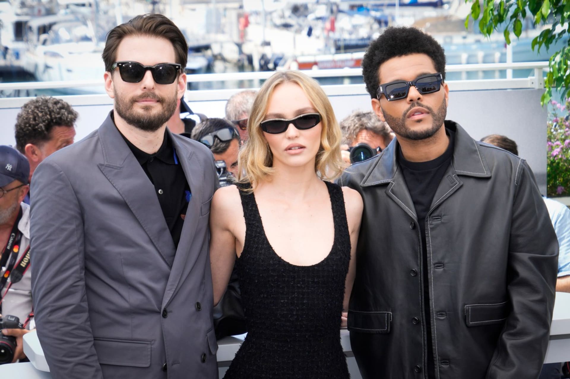 Lily-Rose, The Weeknd a tvůrce/režisér seriálu Idol Sam Levinson na letošním festivalu v Cannes.