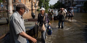 Ukrajinka ze zatopené oblasti: Bože, proč? Voda mi sebrala dům i život, nemám kam se vracet