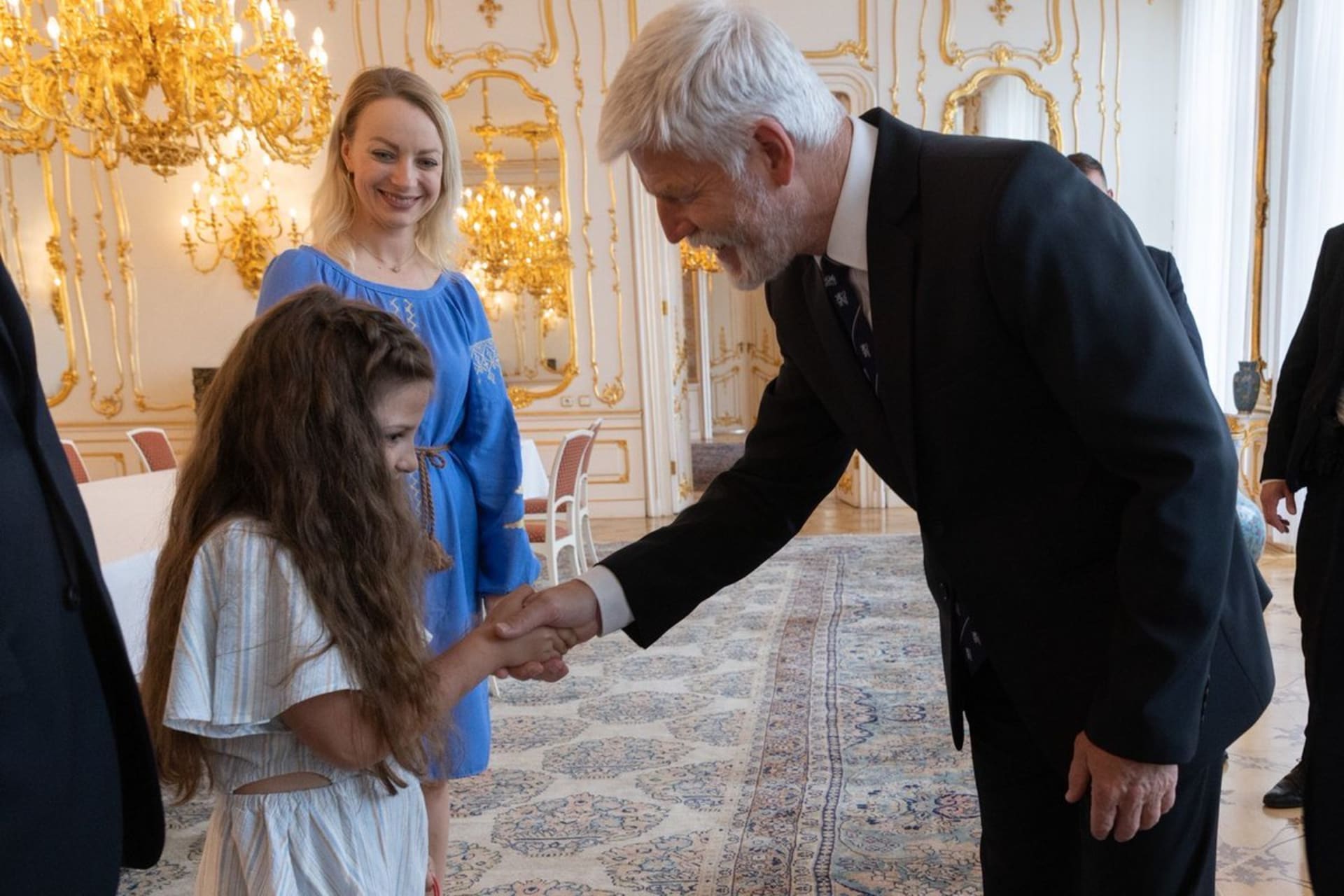 Prezident Petr Pavel přijal v sobotu na Pražském hradě ukrajinskou dívku, kterou šikanovali na školním výletě její spolužáci. 