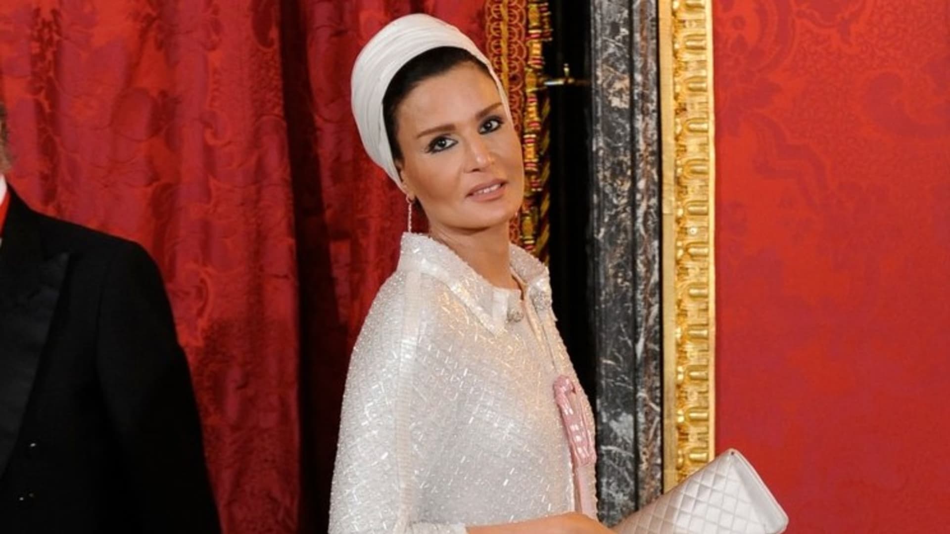 Princezna Kate má velkou konkurenci v podobě elegantní Sheiky Mozy bint Nasser.