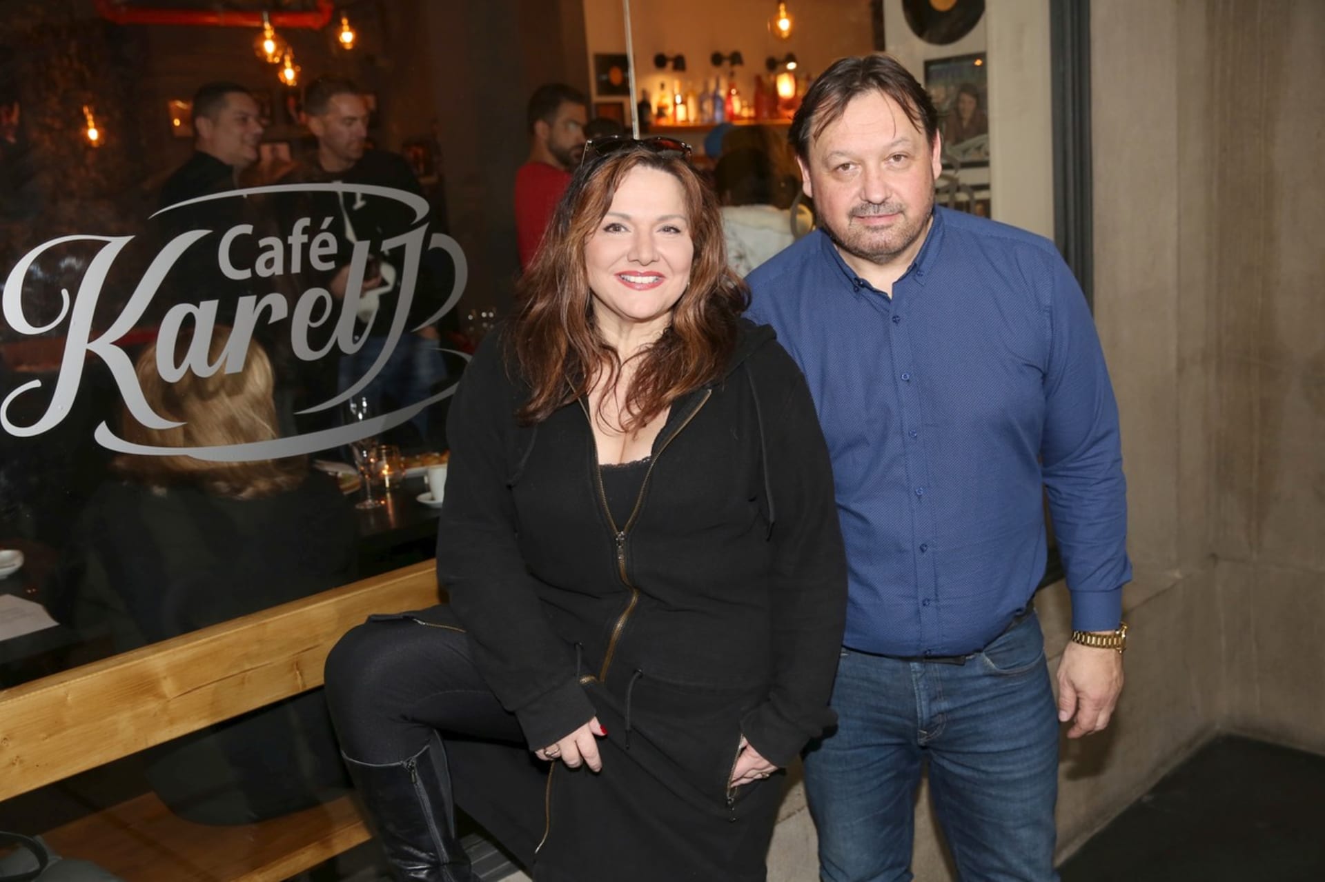 Kavárnu Café Karel doposud provozoval Miroslav Kolodziej se svou partnerkou Šárkou Rezkovou. Nyní však končí.