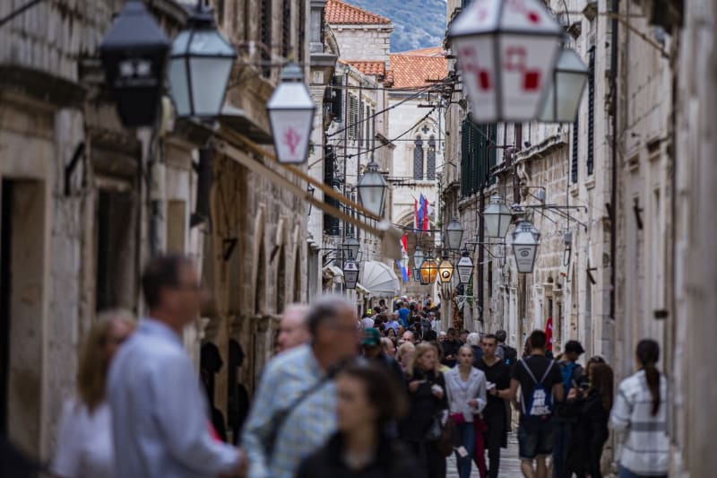 Chorvatský Dubrovník zpřísňuje omezení pro turisty. 