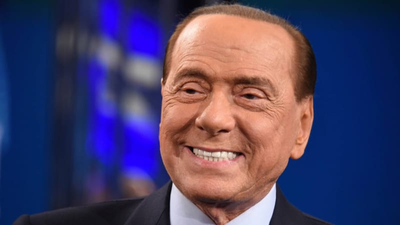 Berlusconi miloval ženy, fotbal a peníze. Kontroverzně hájil Putina
