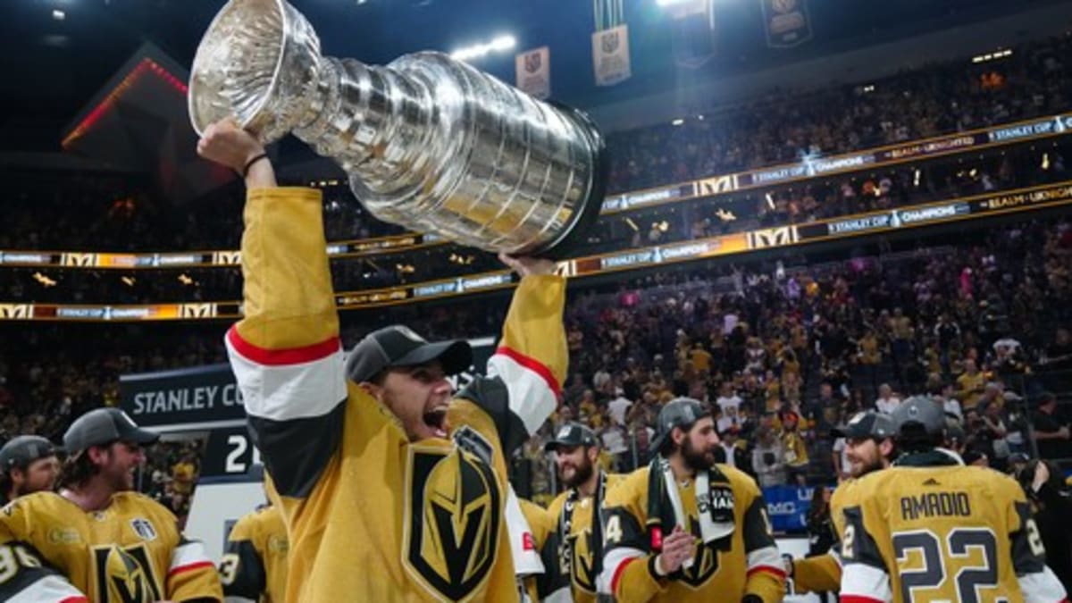 Hokejisté Vegas získali v NHL poprvé Stanleyův pohár.