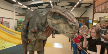 Skluzavky, hopsadla i dinosaurus: Robinson park v Jihlavě nabízí dětem spoustu atrakcí