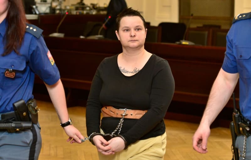 Michelle Sudků byla za vraždu nevinné ženy v obchodním centru Smíchov odsouzena k 30 letům za mřížemi. Ani po odpykání trestu se však na svobodu nedostane.