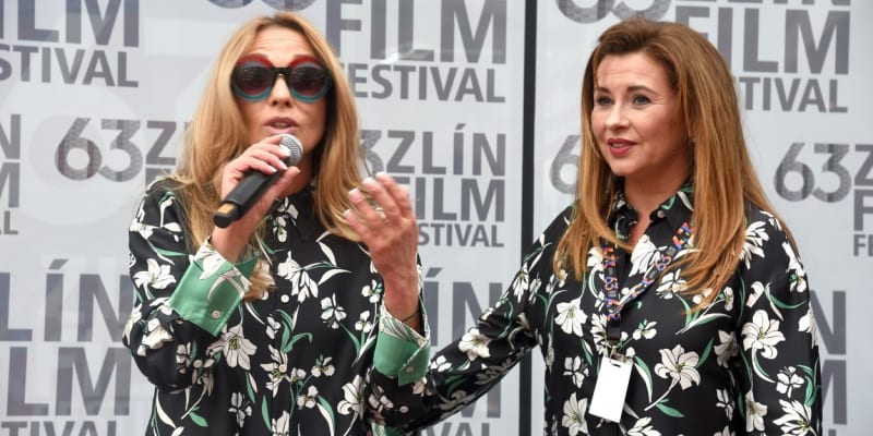 Tereza Pergnerová a Dana Morávková přišly na jednu akci ve stejném oblečení, které připomínalo pyžamo.
