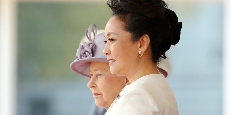 Čínská první dáma se v roce 2015 potkala i s královnou Alžbětou II.