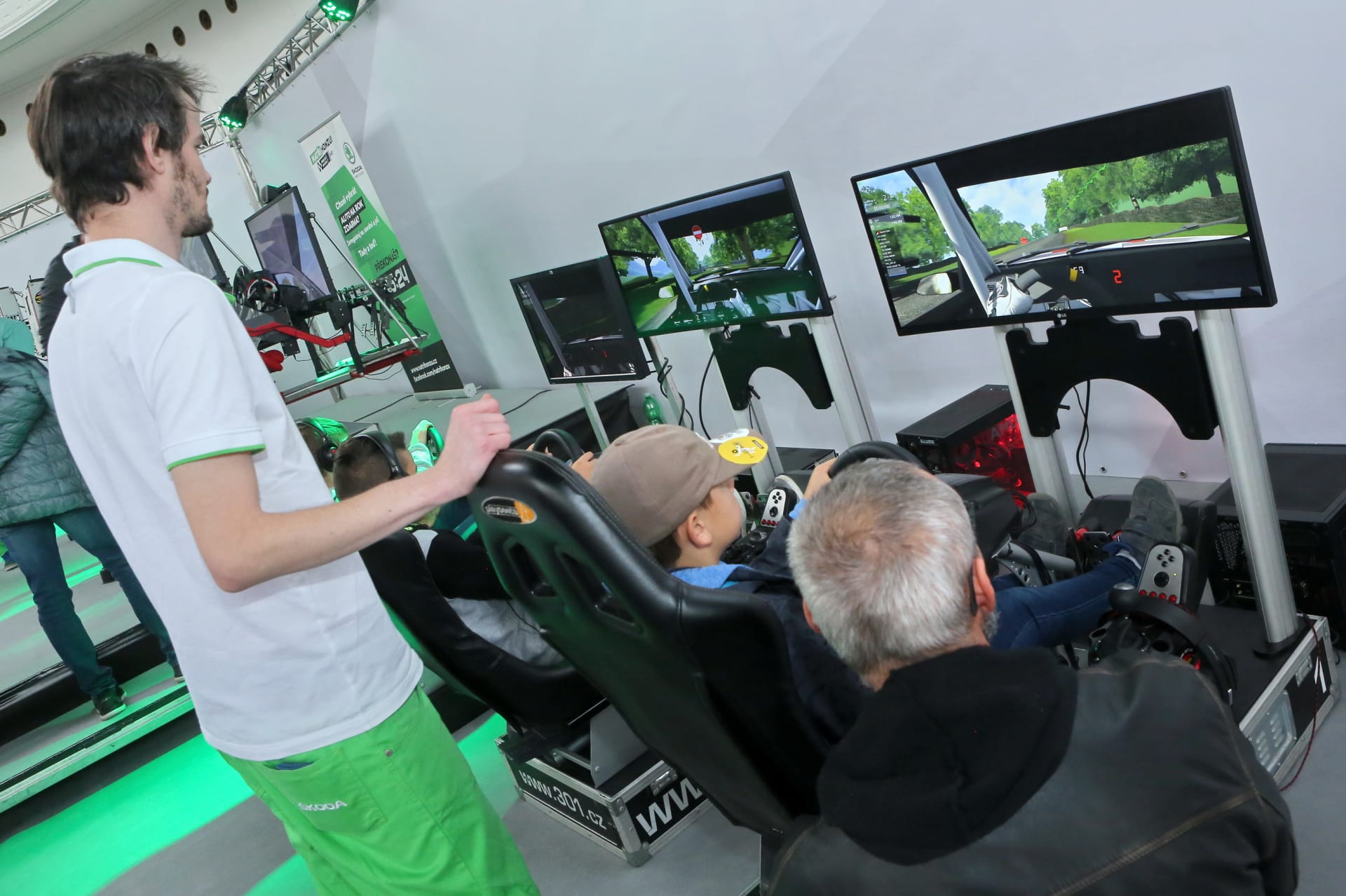 3D pohyblivý simulátor jízdy v autě
