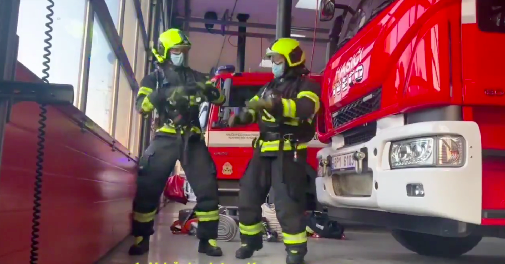 Pražští hasiči tancují