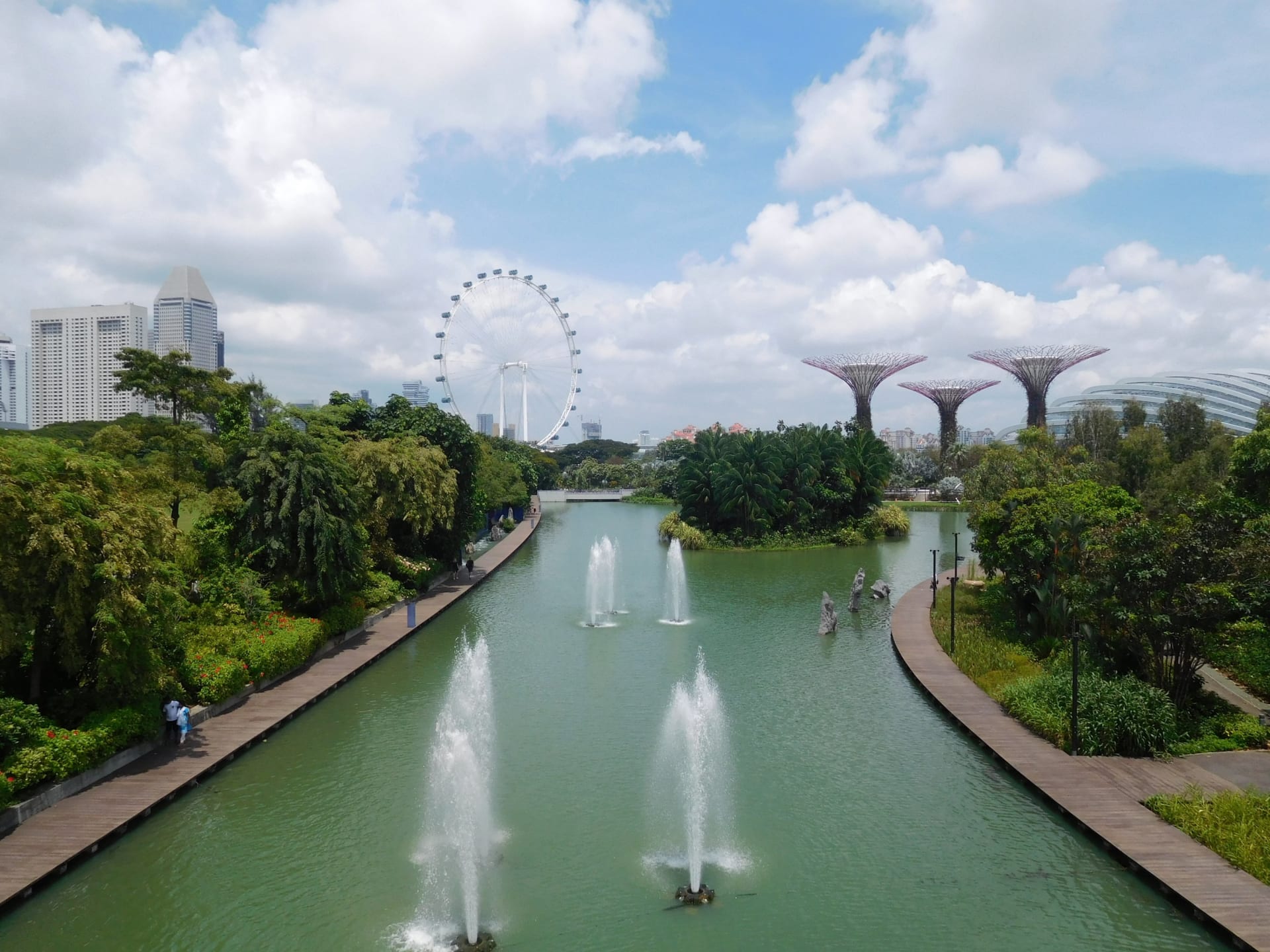 V zahradách Gardens by the Bay se dá strávit spousta času, Singapur