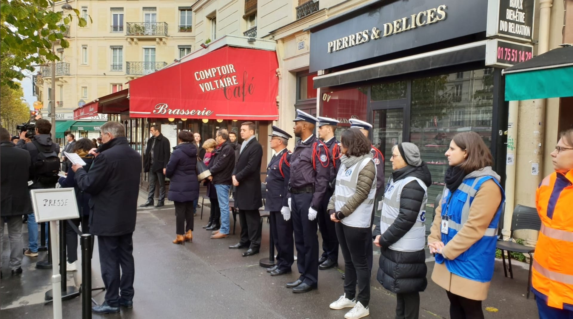 Pietní akce v rámci výročí pařížského Bataclanu