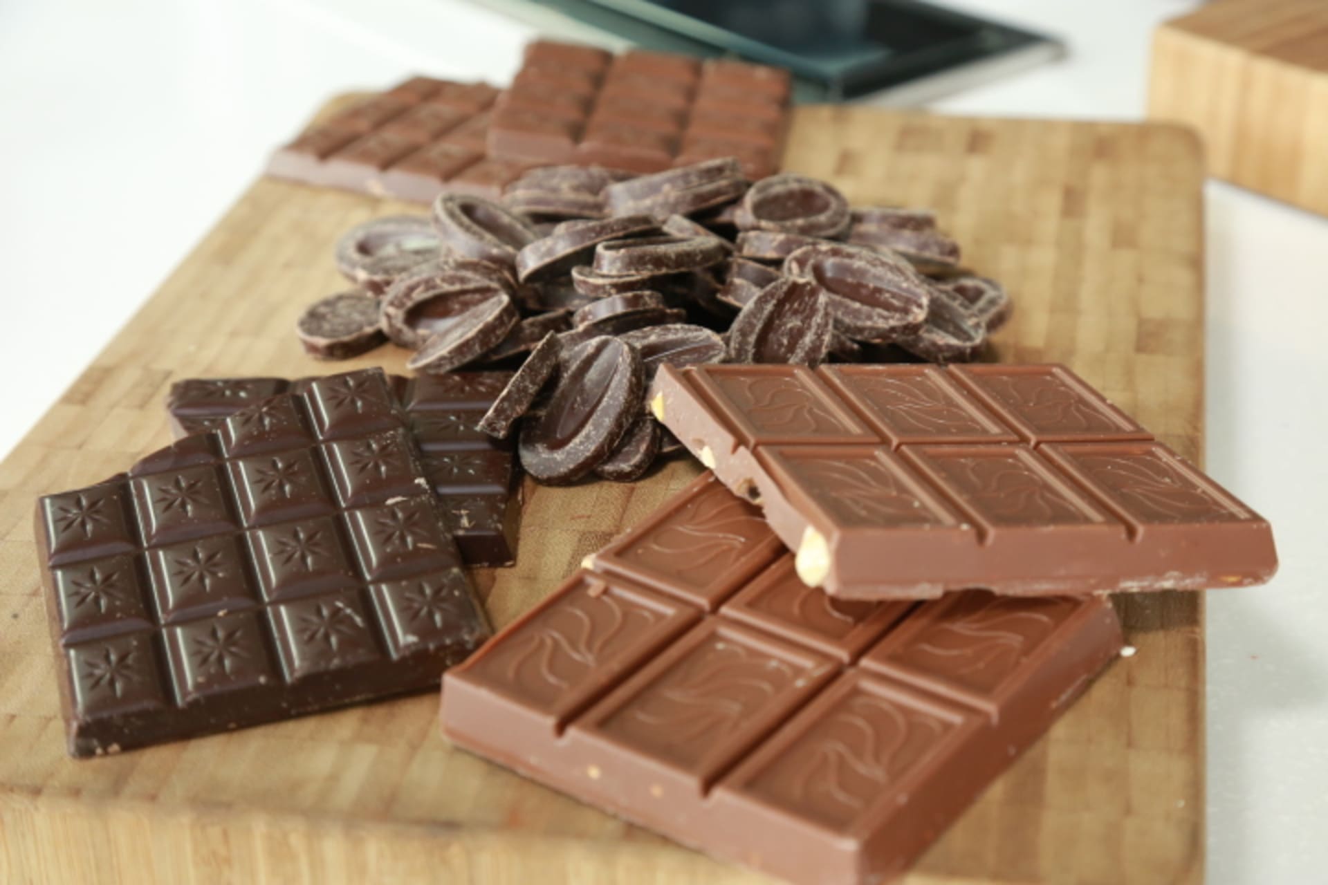 Šéf se pustil do čokolády. A v jeho podání uvidíte, že třeba hořká čokoláda sluší i kančímu masu.