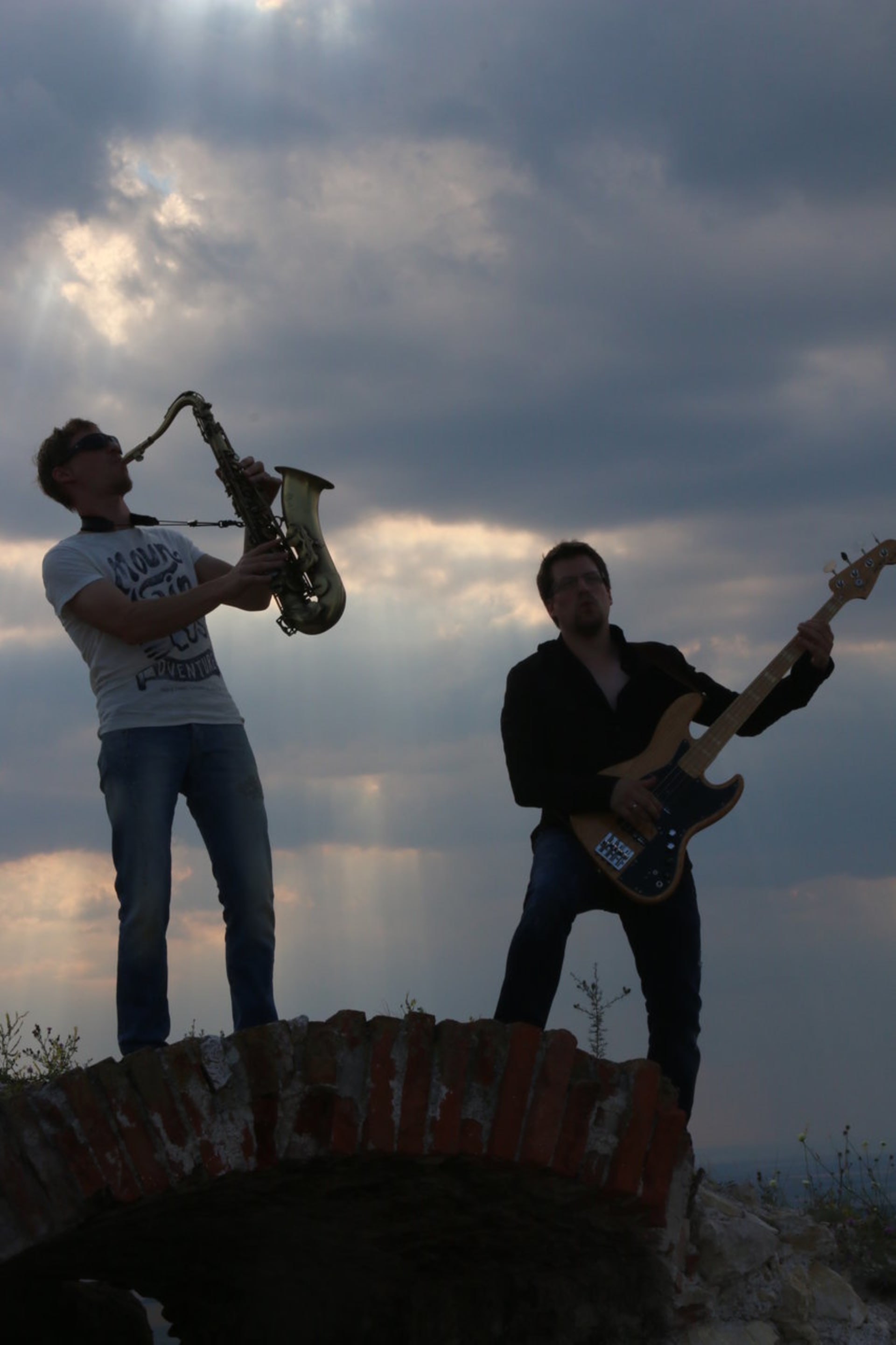 Kytara a saxofon - jedny z pílířů hudby skupiny Chinaski