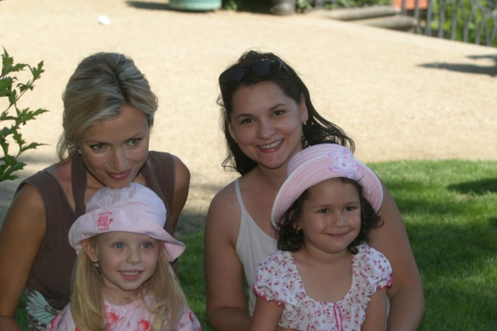 Slavné matky: Magda Malá (vpravo) a Kateřina Brožová s dcerami