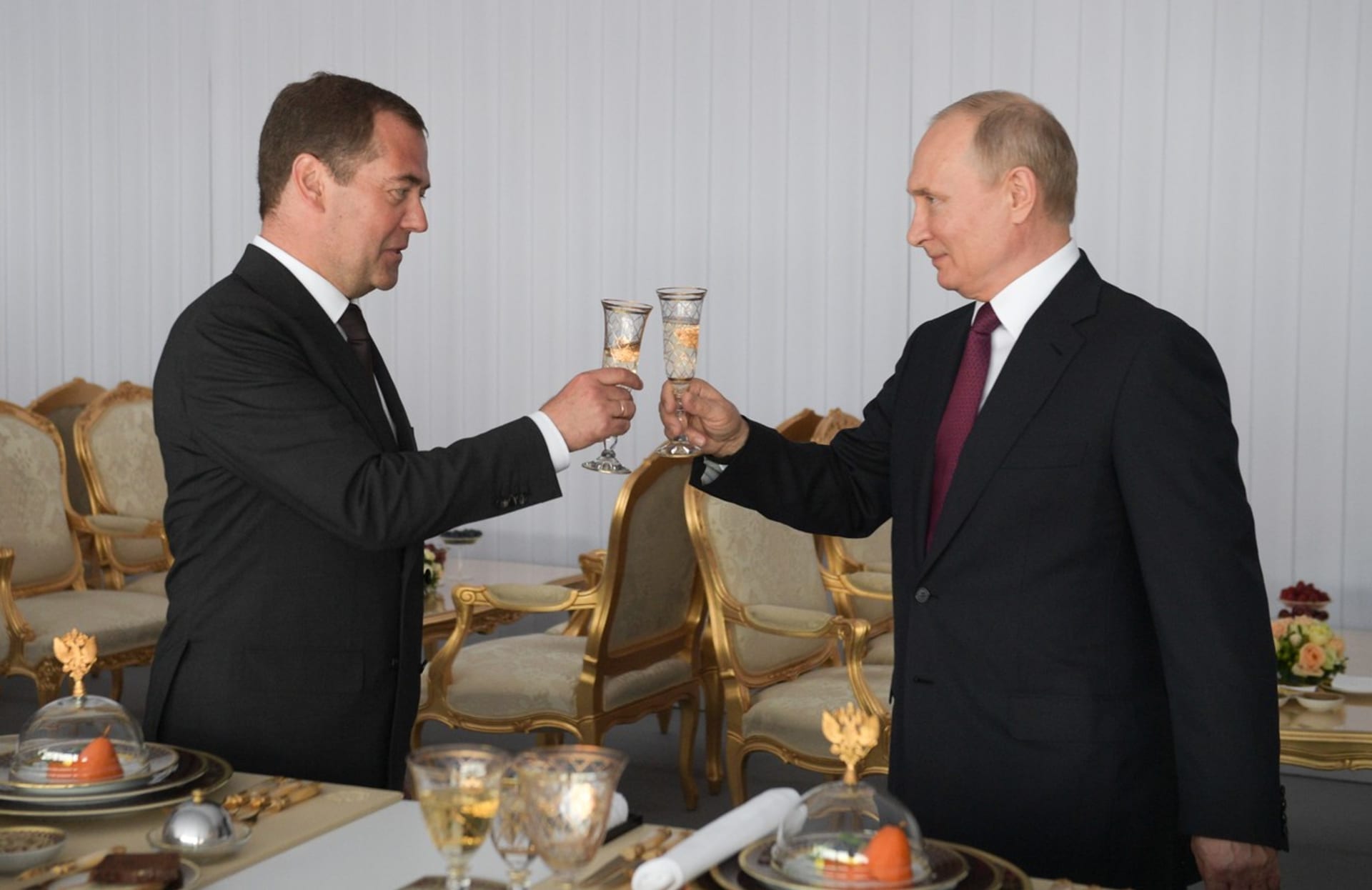 Dmitrij Medveděv a ruský prezident Vladimir Putin