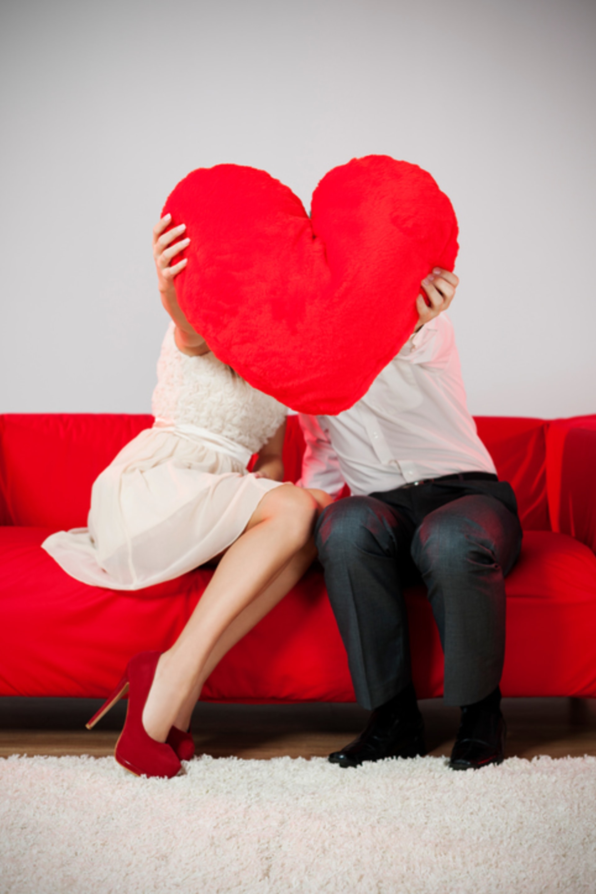 6 důvodů, proč člověku leze romantický měsíc máj na nervy zamilovanost