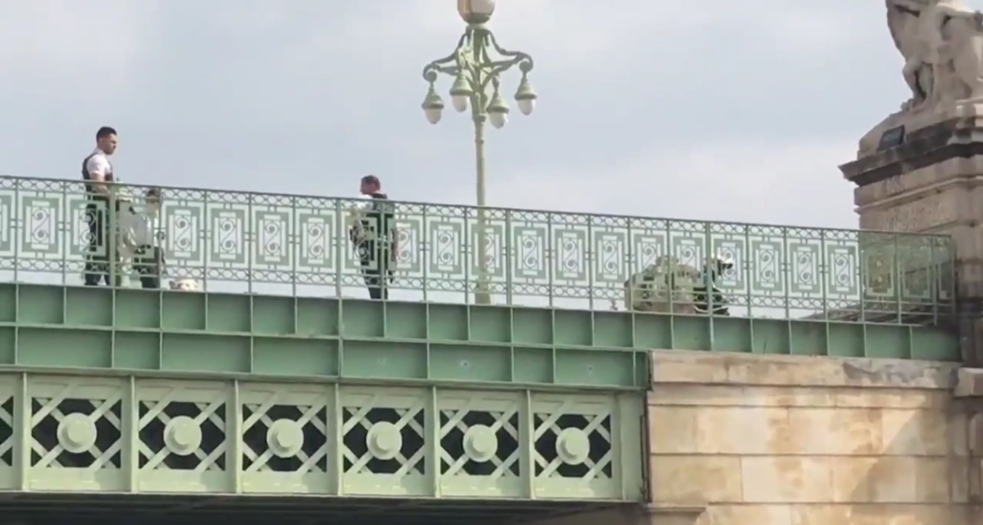 Útočník v Marseille bodal do lidí na nádraží