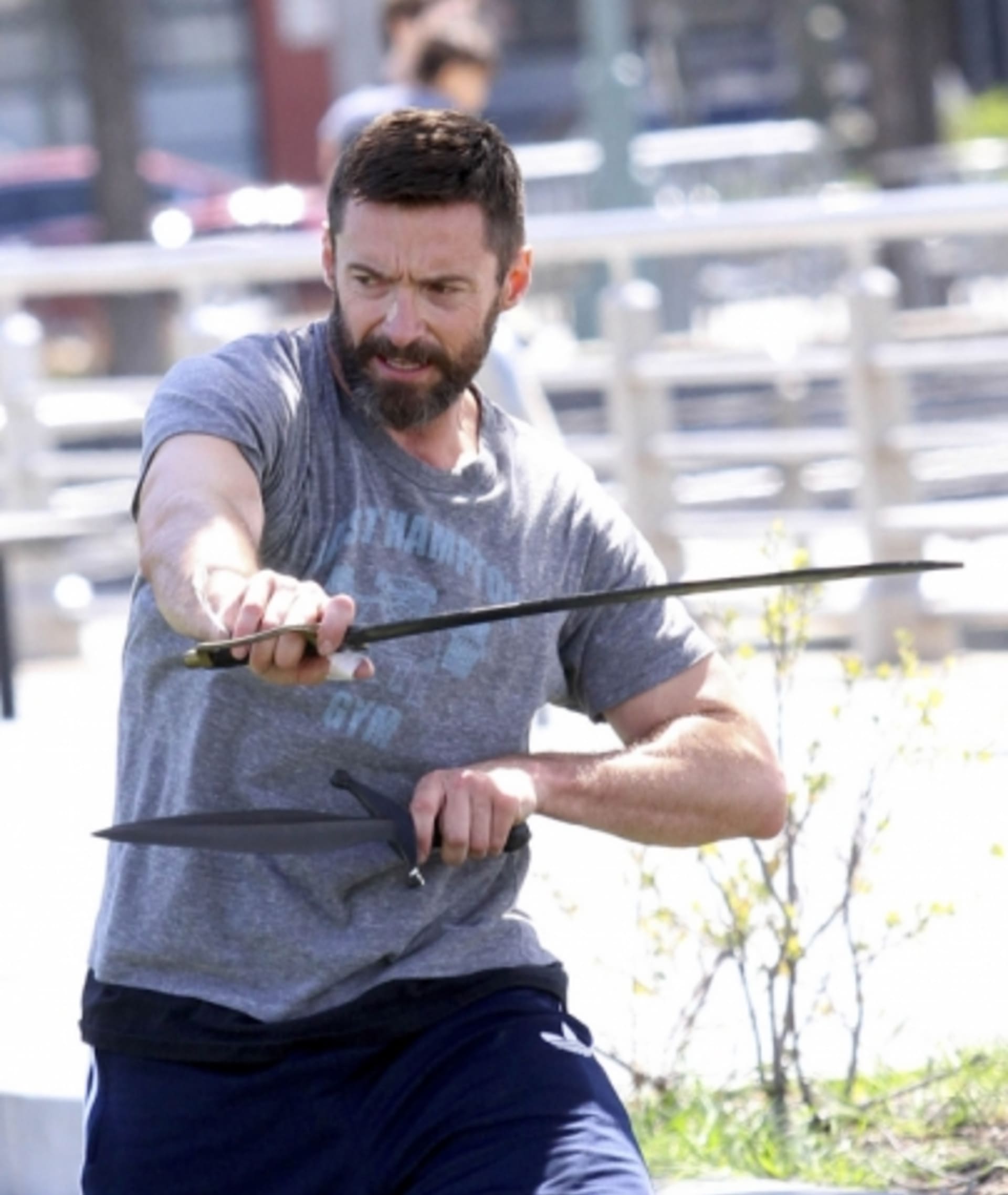 Hugh Jackman si v parku zatrénoval i s meči