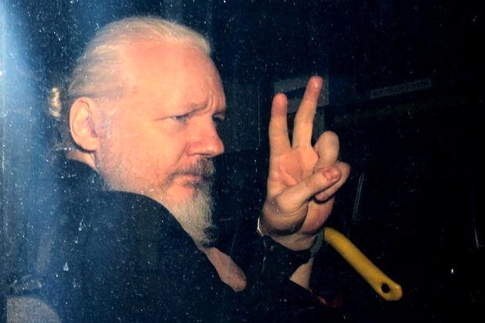 Co čeká Juliana Assangeho?
