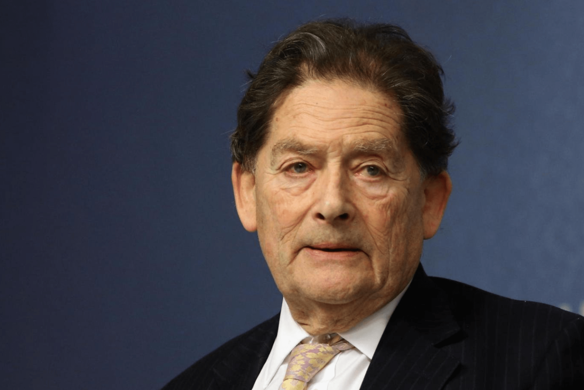 Nigel Lawson žádá o pobyt ve Francii