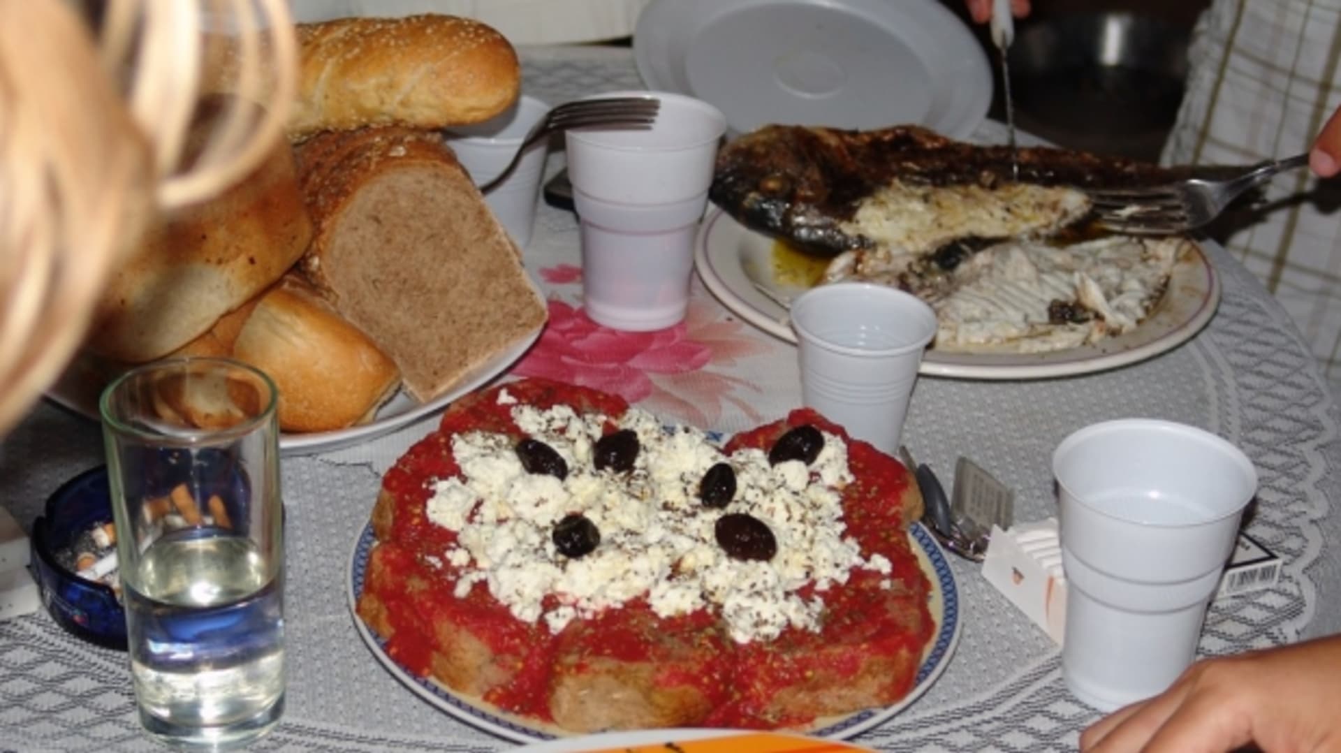 Řecký sýr FETA a černé olivy - to je klasika řecké kuchyně. FOTO: CK Alex