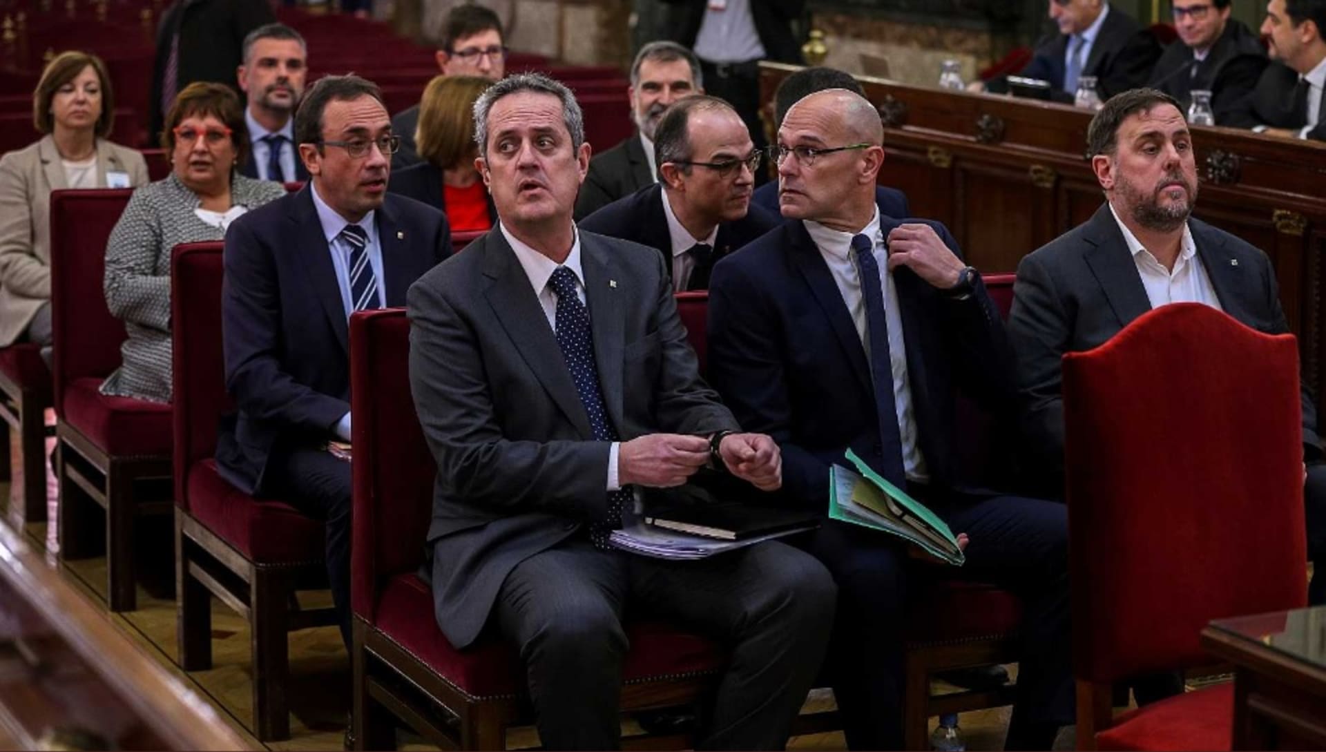 Souzení katalánští vůdci. Vpravo dole Oriol Junqueras