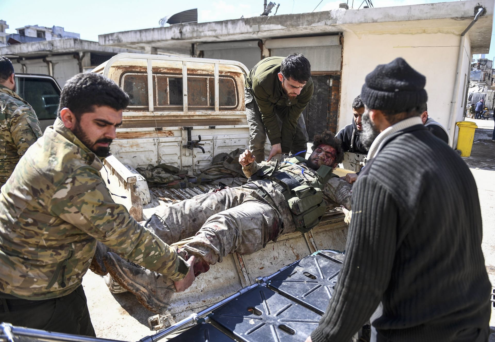 Zraněný turecký voják v Idlibu